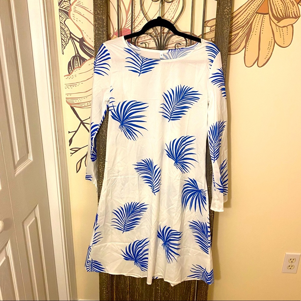 Brand new, Adult Small white and blue palm beach dress